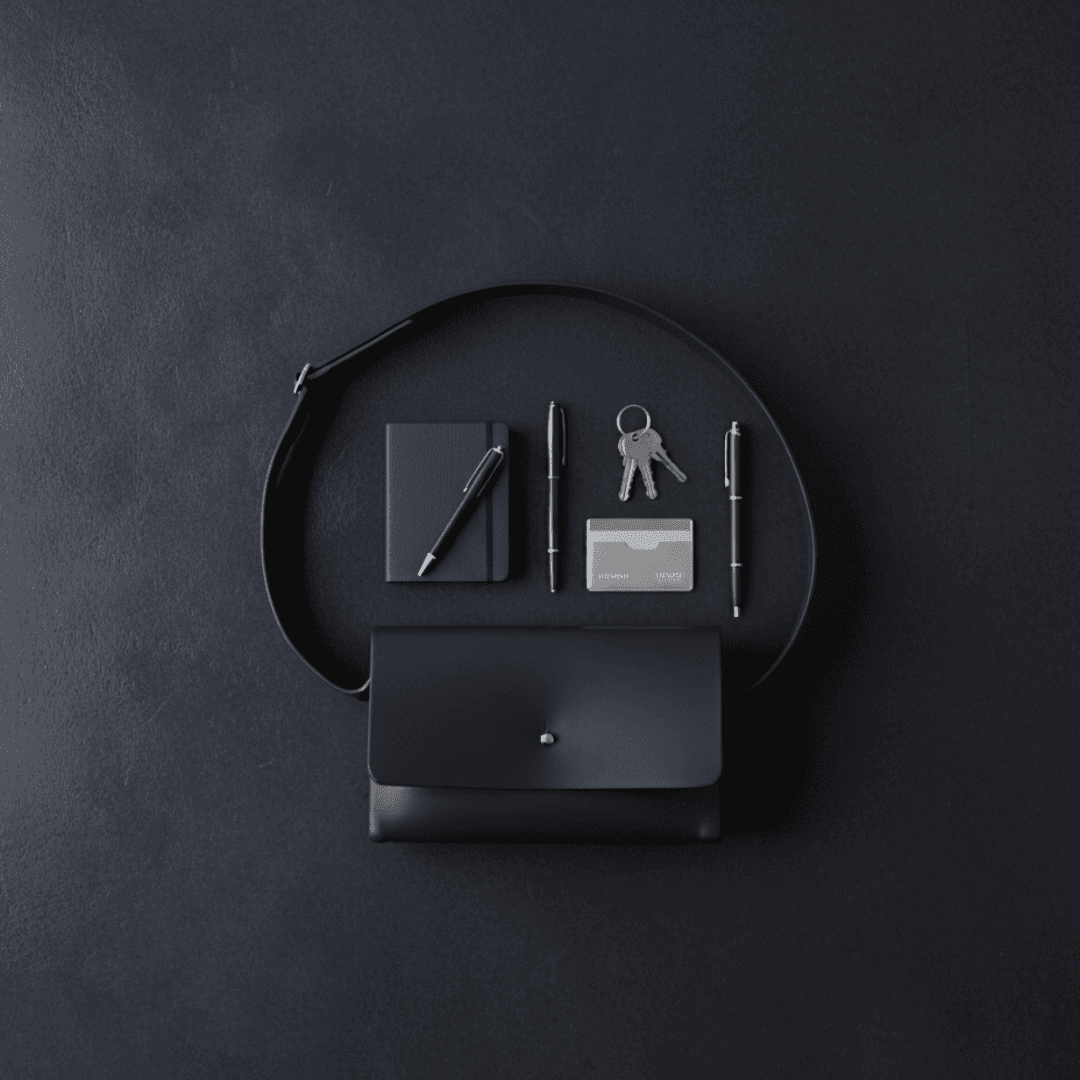 イタリアンレザー・ネイビー本革サコッシュ|上品でシックなミニショルダー1枚目の画像